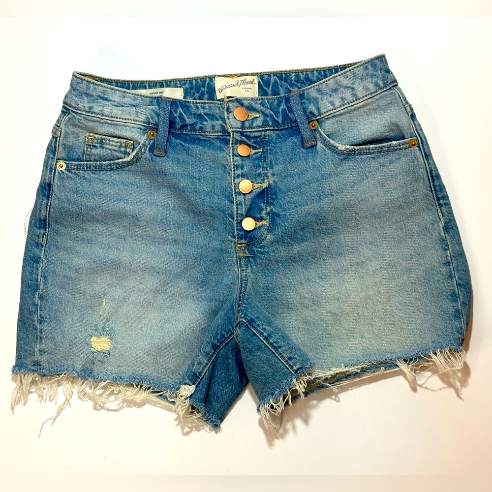 NWOT Universal Thread Vintage Midi Jean Cutoff Shorts, Frayed Hem, Size 2/26